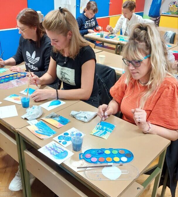 PONOVO U ŠKOLSKIM KLUPAMA – radionice za roditelje